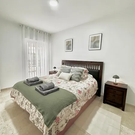 Azahar Centro Parking Gratis * קורדובה