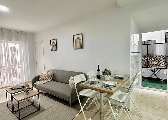 Azahar Centro Parking Gratis *